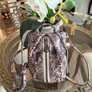 💜💜AIMEE KESTENBERG MYSTIC METALLIC SNAKE MINI TAMITHA CROSSBODY/BACKPACK!💜💜